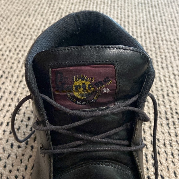 Dr. Martens Classic Men Size 9 Smooth Leather Lace up Boots Doc Martens - Picture 3 of 8